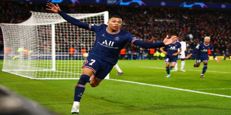 Những pha bóng tốc độ và bàn thắng của Mbappé luôn hot